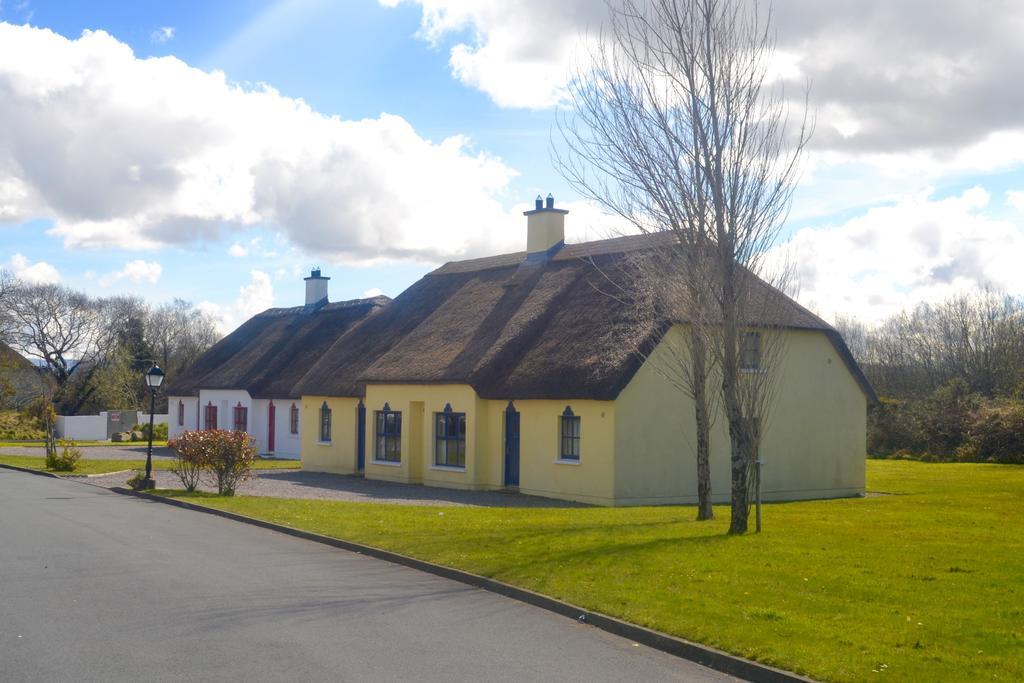 Cottage 33 Old Killarney Village 킬라니 외부 사진